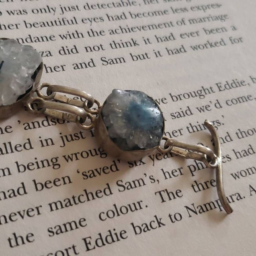 Sliced Blue Agate Geodes Bracelet - Picture 5 of 8